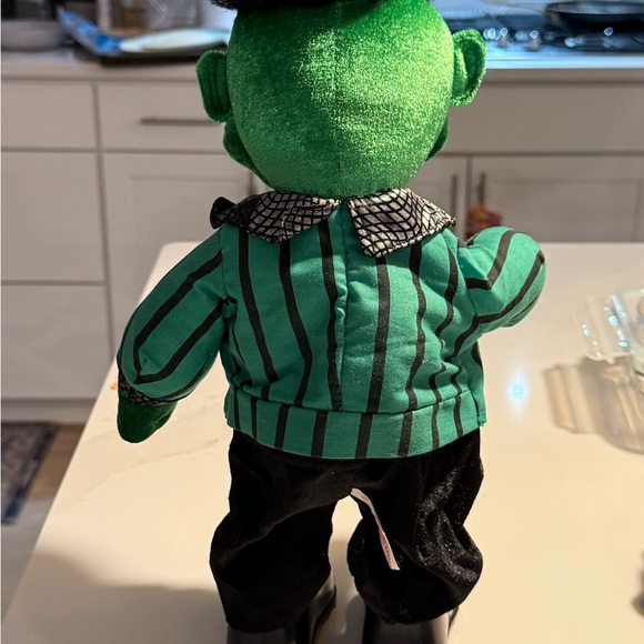1990’s Singing Frankenstein 🎃🎶 - Picture 5 of 6